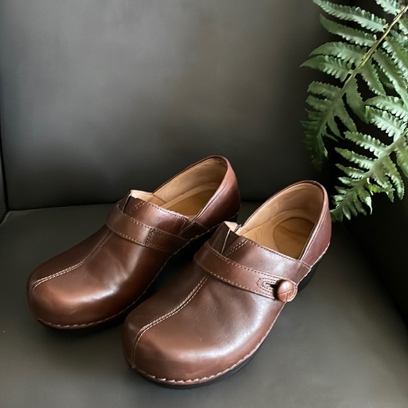 🌸 5/$35. Dansko Solstice Chestnut Brown Clog - Picture 1 of 9